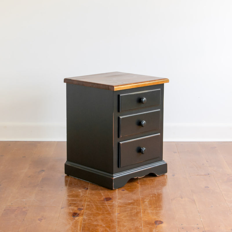 Cassidy Nightstand in Black/Williams