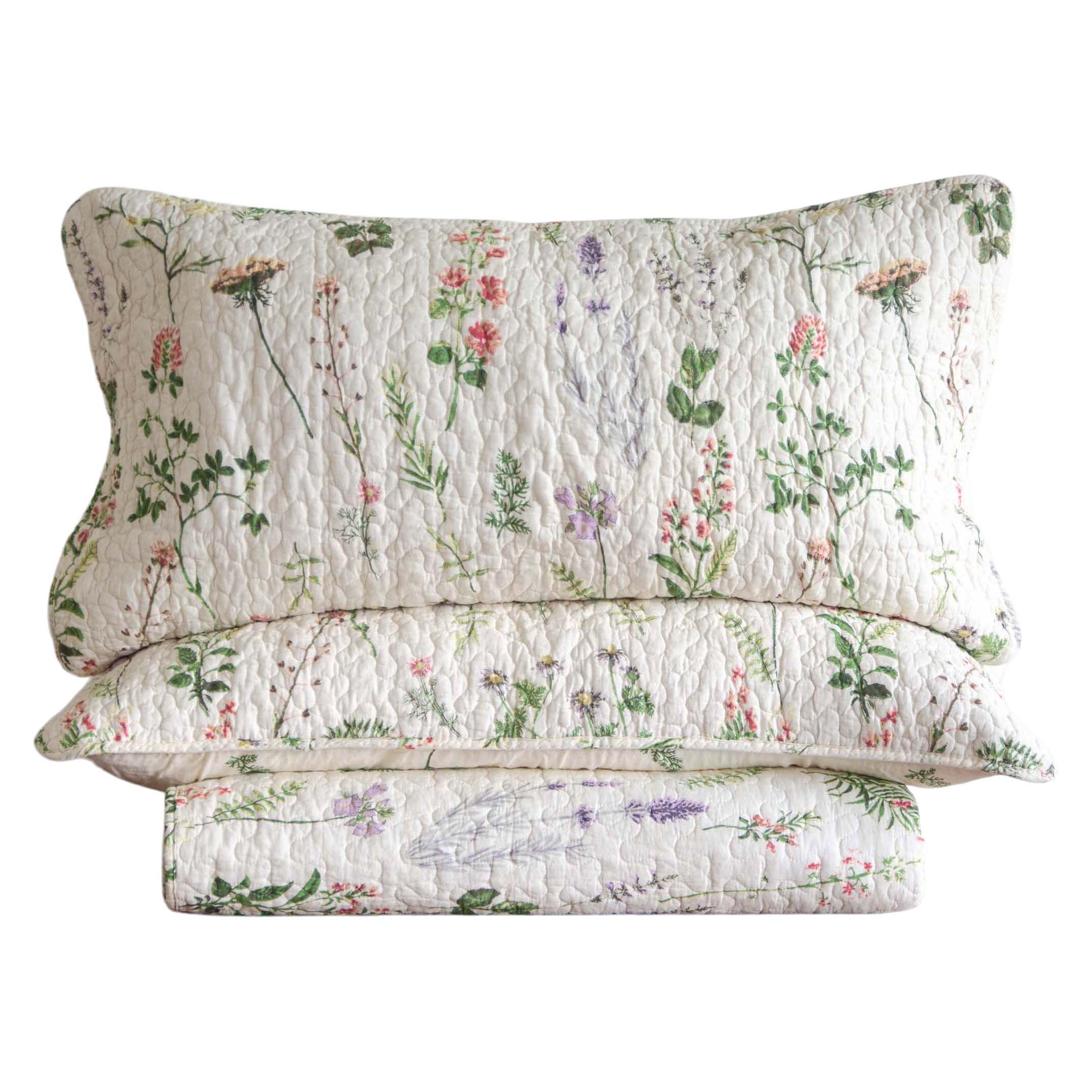 Mia Quilt Set in Creamy Meadows The Emporium