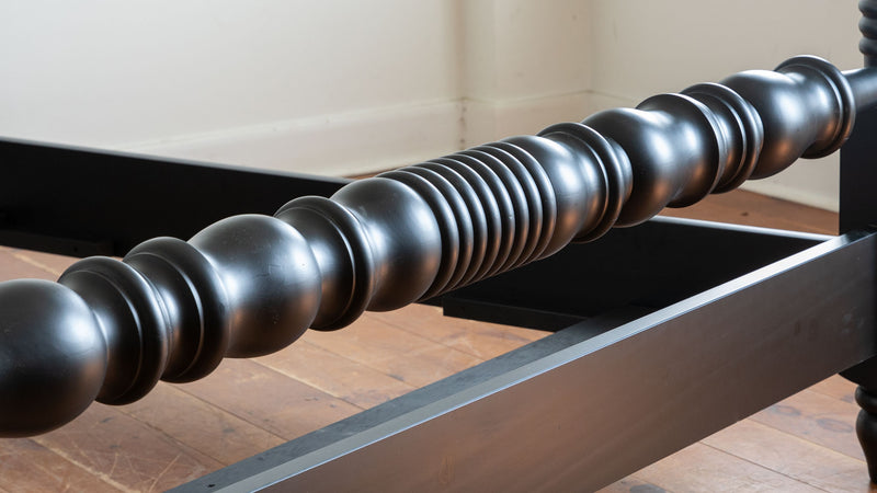 King Conroy  Bed in Black