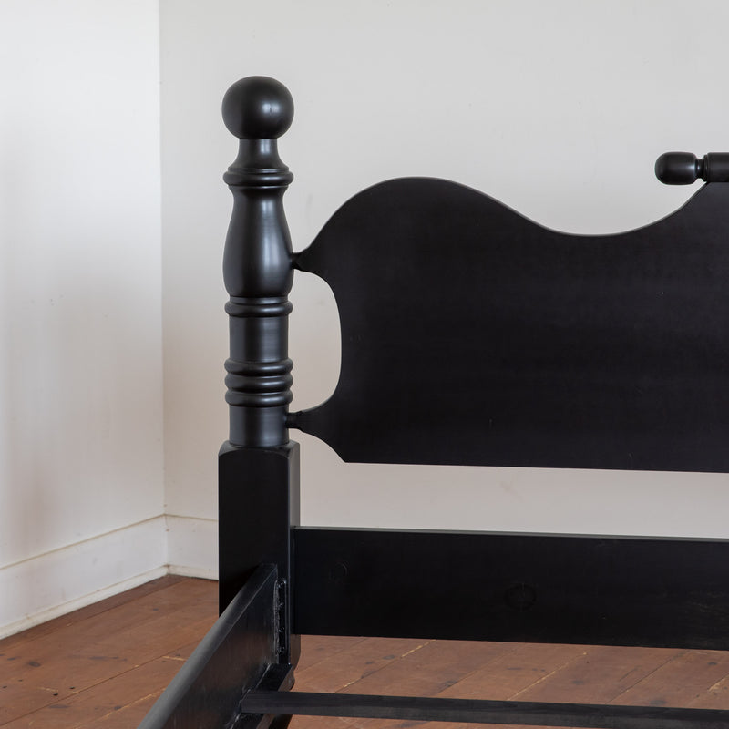 King Conroy  Bed in Black
