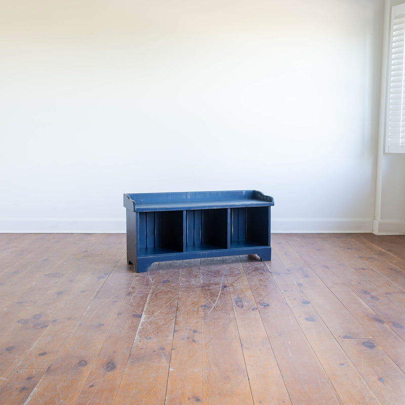 Cubby Bench in Vintage Navy/Black