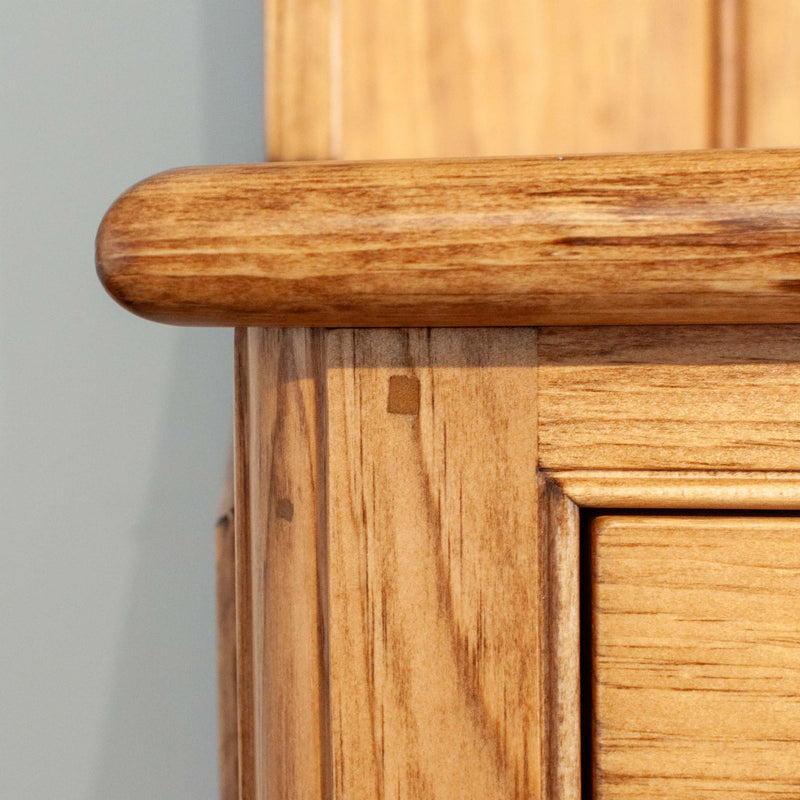 Simon Buffet & Hutch in Finhaven