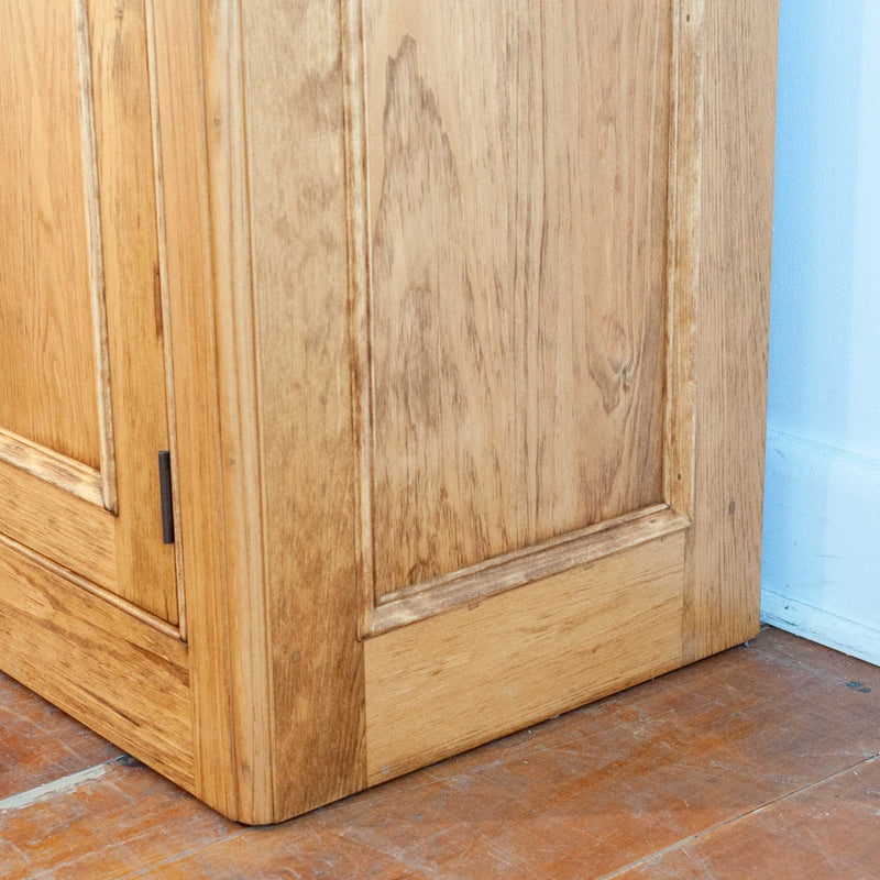 Simon Buffet & Hutch in Finhaven