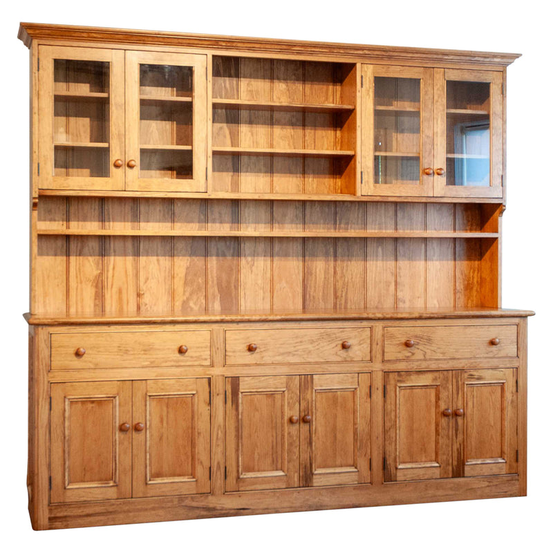 Simon Buffet & Hutch in Finhaven