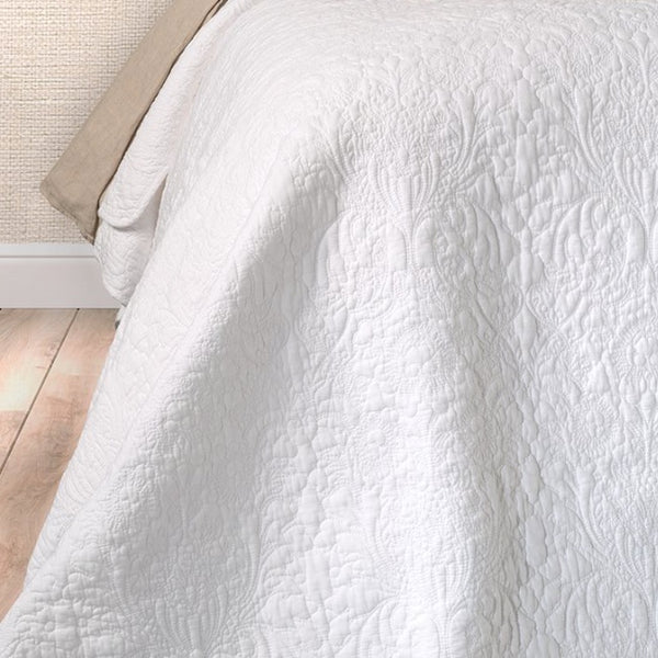 Damask Quilt in White