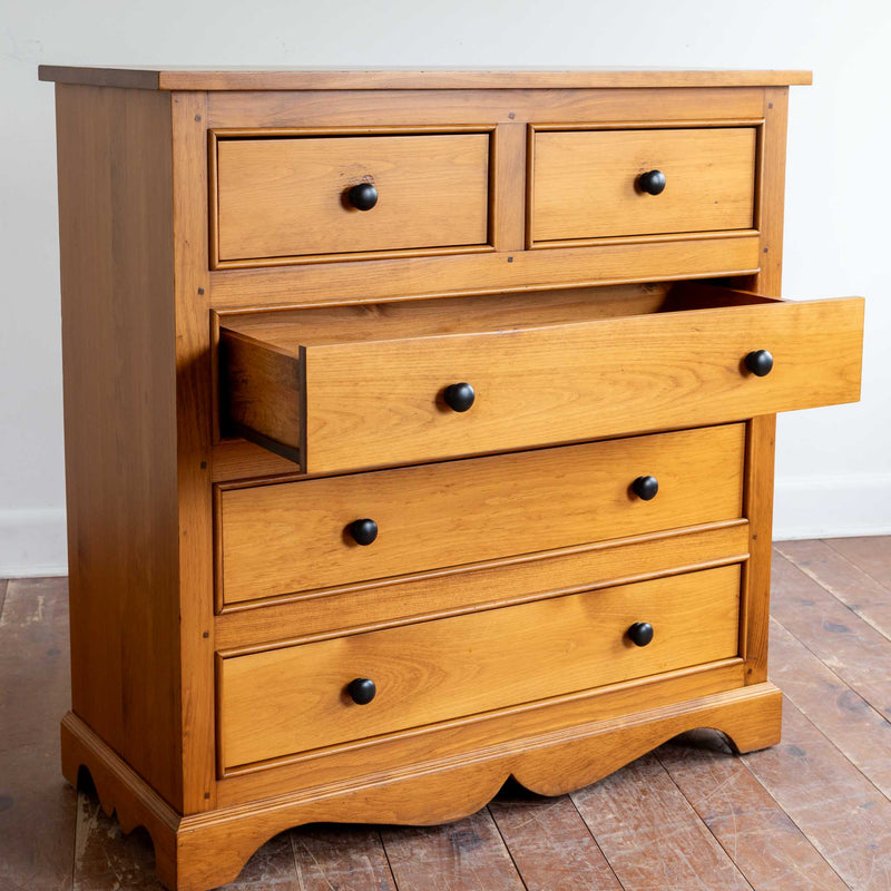 Dresser in Williams