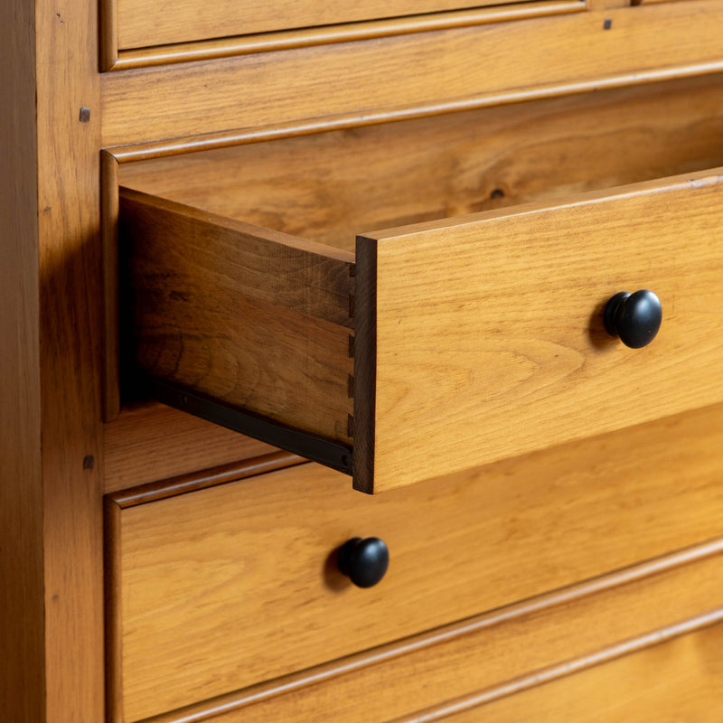 Dresser in Williams