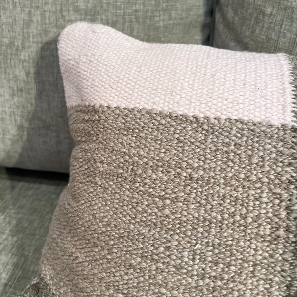 Toss cushion in October Mist