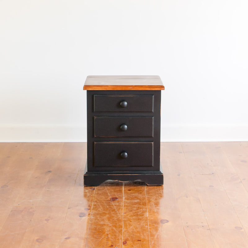 Cassidy Nightstand in Black/Williams