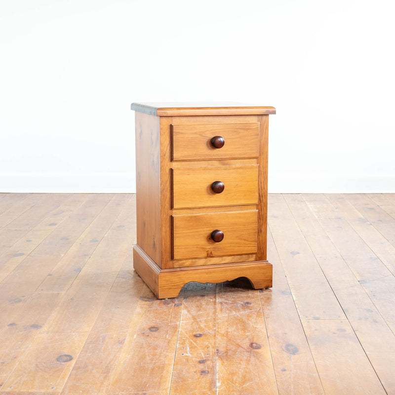 Cassidy Nightstand in Williams