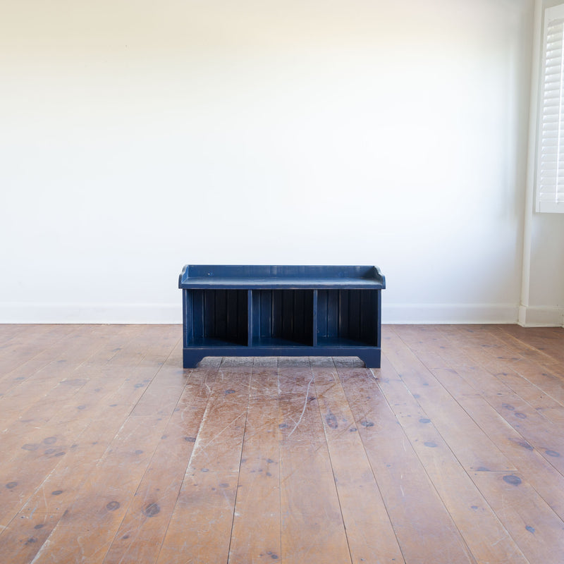Cubby Bench in Vintage Navy
