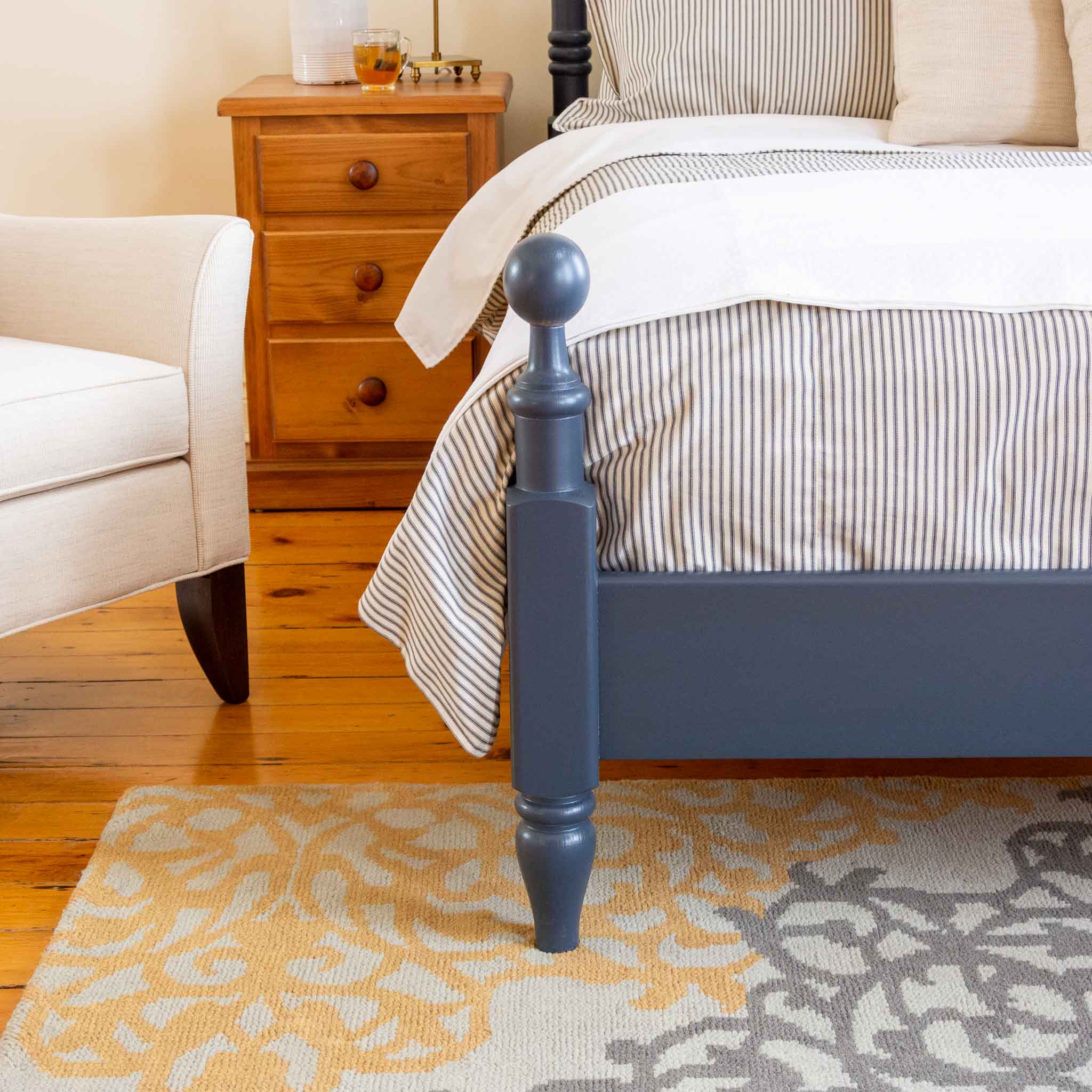 Jamie Rug in Blue Daisy – The Emporium