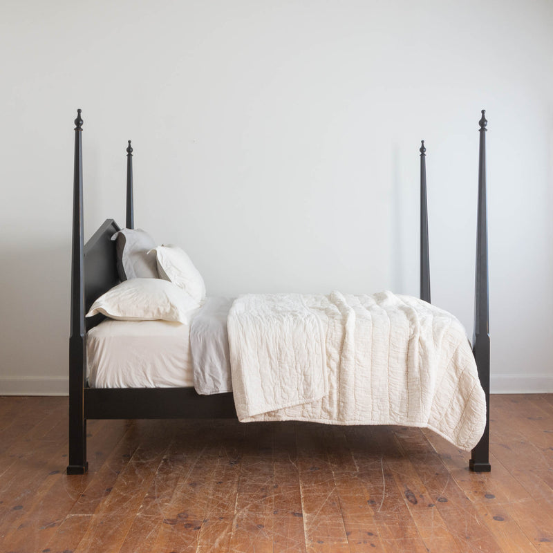 Pencil Post Bed in Black